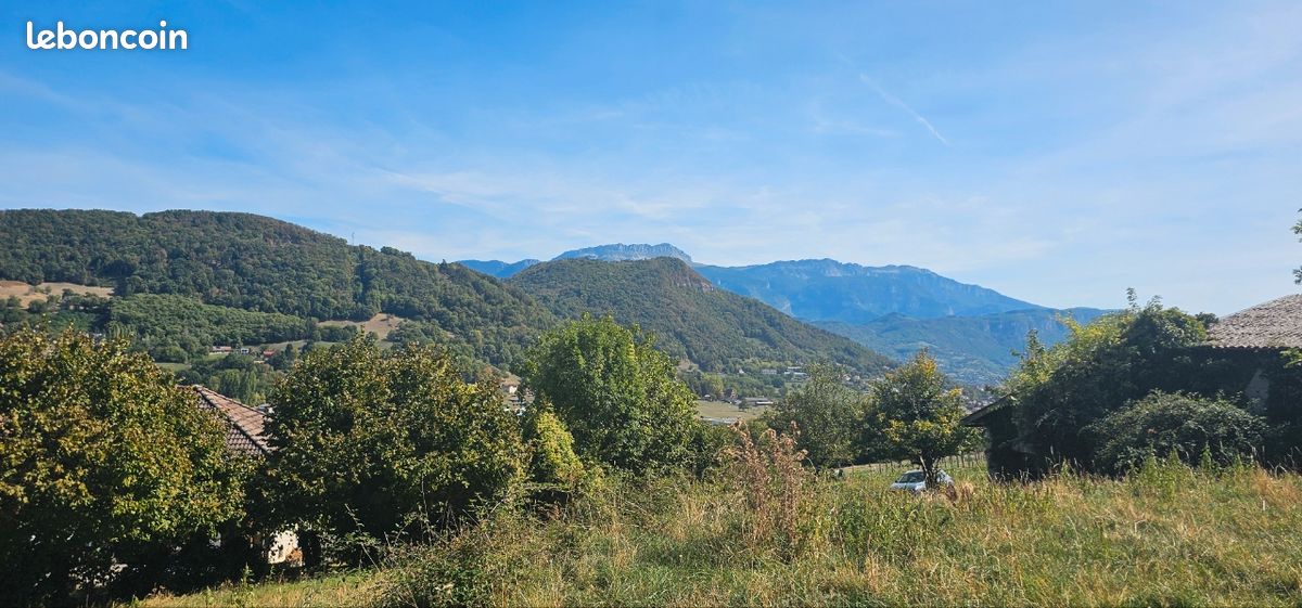 Terrain a vendre voiron 1422 m2 · 220 000 €