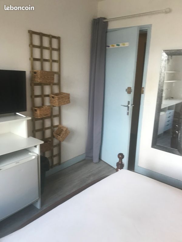 Chambre meublée avec douche - Saint-Pierre-du-Mont 40280 (image principale 6)