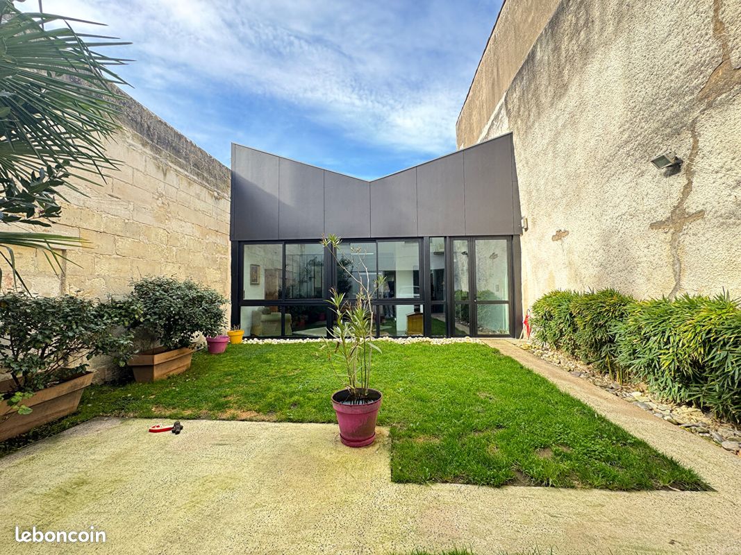 Maison 9 pièces 308 m² · à Rochefort · 308 m² · 790 000 €
