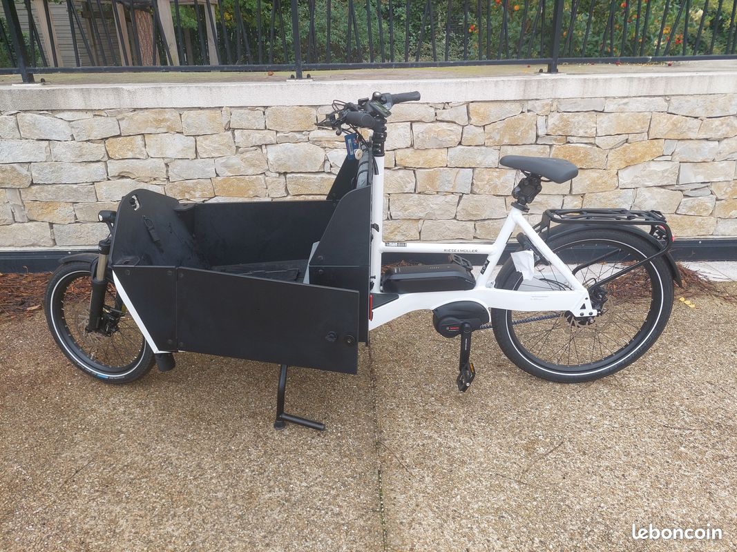 Vélo cargo électrique transporteur Vélos