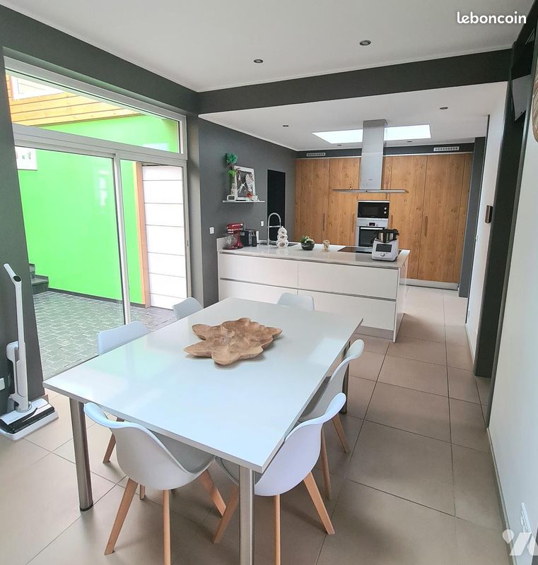 Maison 9 pièces 205 m² · à Quesnoy-sur-Deûle · 205 m² · 556 500 €