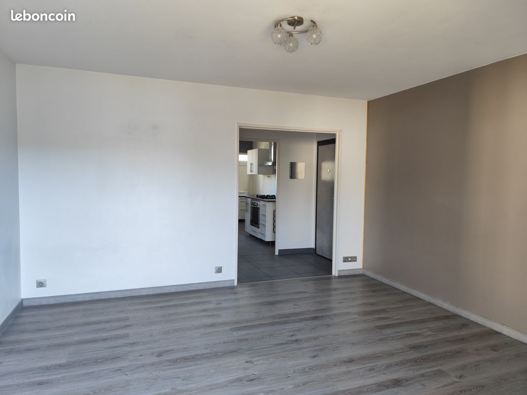 Appartement 3 pièces 65 m² · à Échirolles · 65 m² · 130 000 €