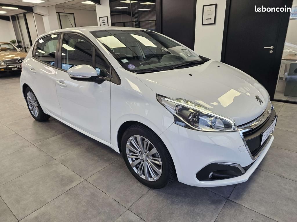 PEUGEOT 208 1.2i PureTech 12V - 82 BERLINE Active PHASE 2 (image 3)