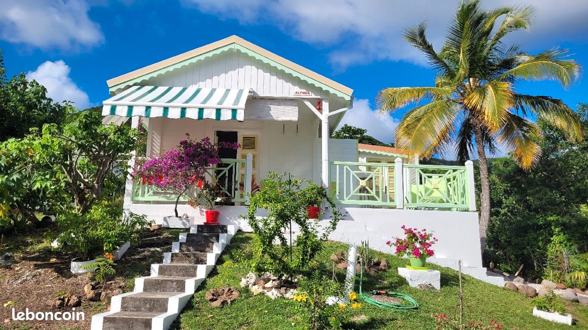 Location petite maison créole de charme, carbet, vue mer, 300m plage de sable (image 1)
