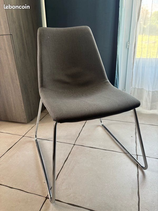 Chaises (image 2)