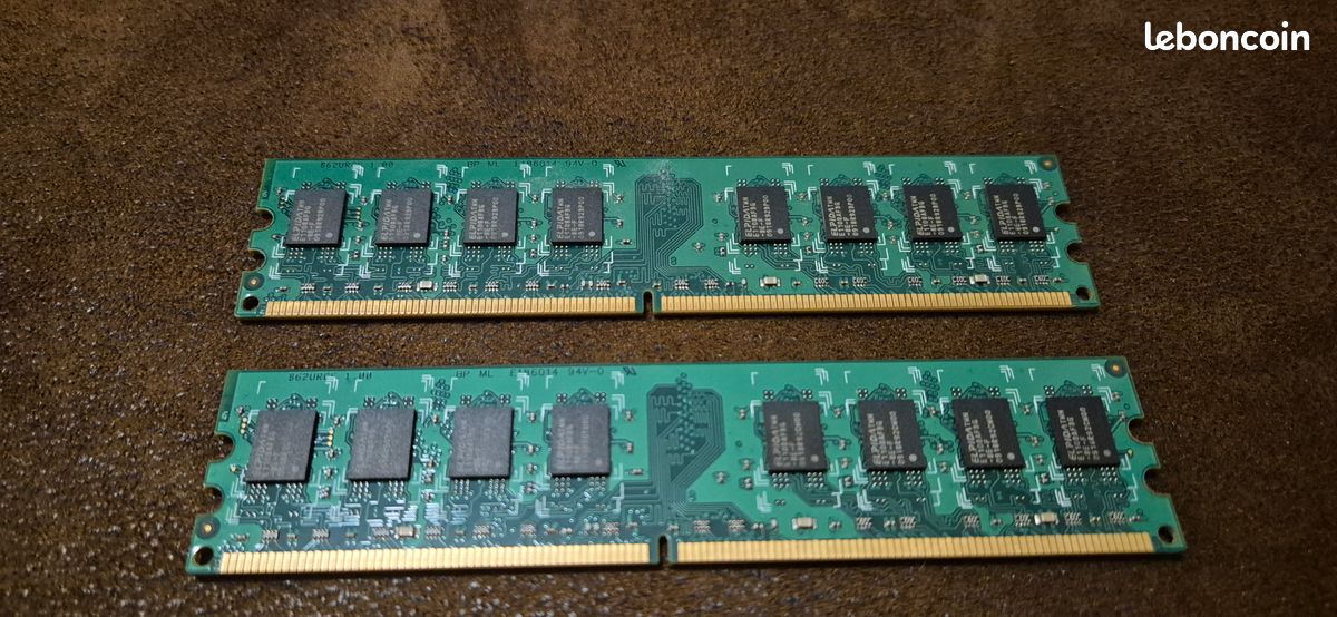 2 barettes RAM 2gb GDDR2-800 128MX8 1.8v unifosa - Accessoires informatique