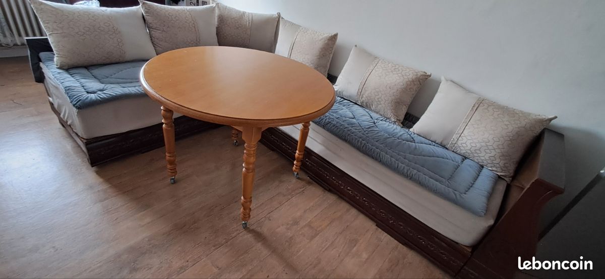 Magnifique Salon Marocain complet (4 Sedaris) + Table en bois – Tissu moderne cousu au Maroc (image 2)