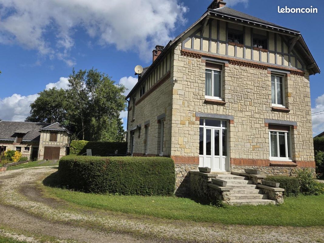Maison 9 pièces 219 m² · à Saint-Hilaire-le-Grand · 219 m² · 263 500 €