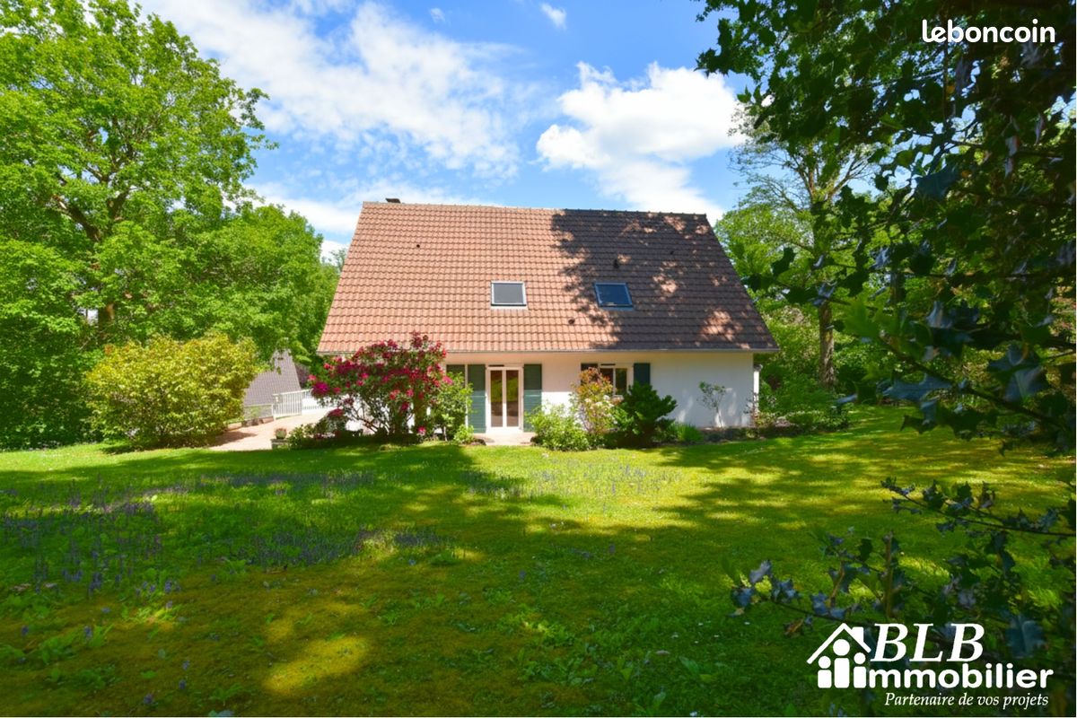 Maison 8 pièces 262 m² · aux Essarts-le-Roi · 262 m² · 532 000 €