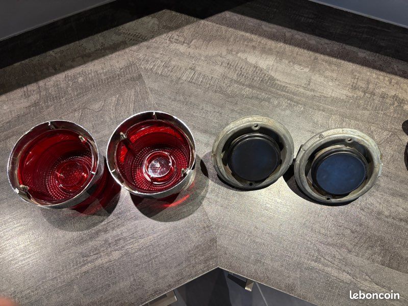 Paire de feux cabochons + patine porte ampoules arrière pour Ford taunus 17 M (image 3)