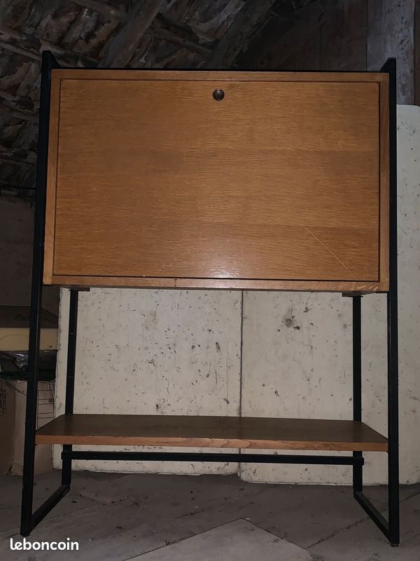 Secrétaire année 1957 (image 1)