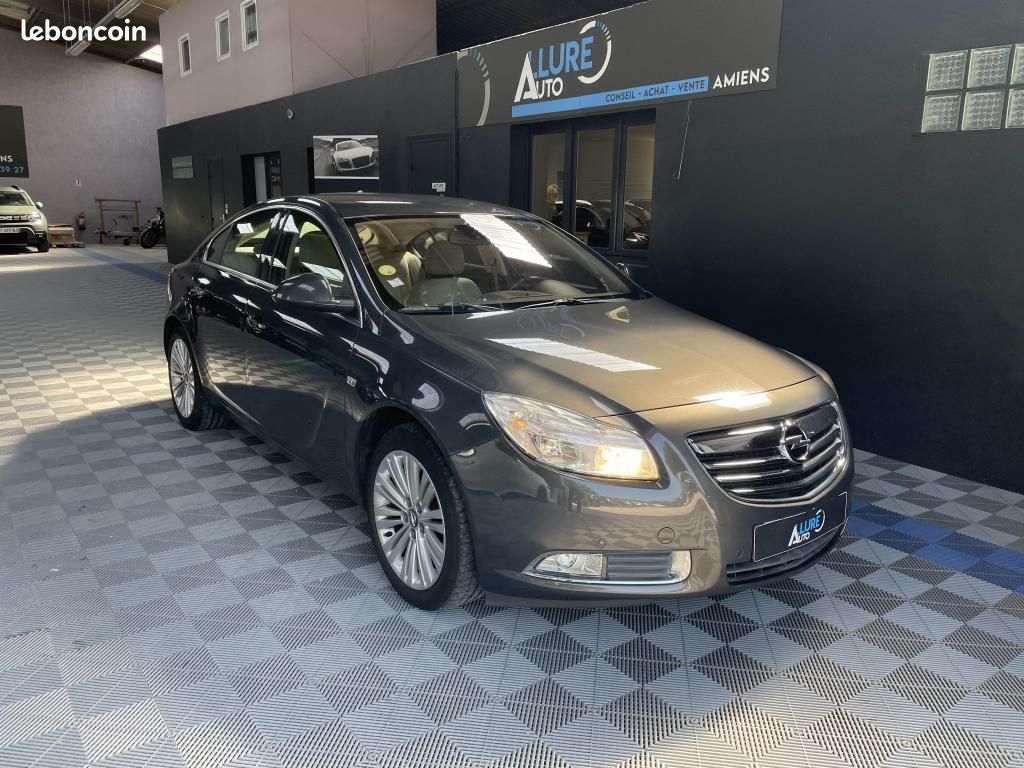 OPEL INSIGNIA 2.0 CDTI 160 COSMO - Sieges électriques / Radars / Bluetooth (image 1)