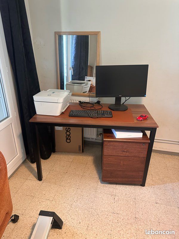 Bureau 120 × 60 cm — Très bon état (image 1)