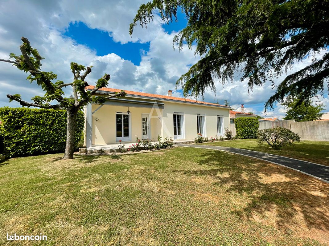 Maison 5 pièces 122 m² · à Saint-Michel-en-l'Herm · 122 m² · 274 500 €