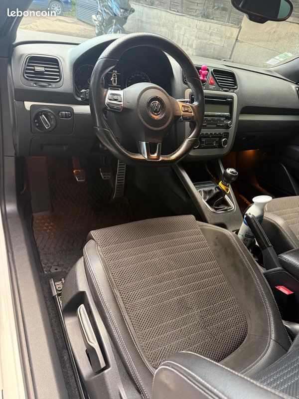 Volkswagen Scirocco 2.0 TDI 140 ch - (image 5)