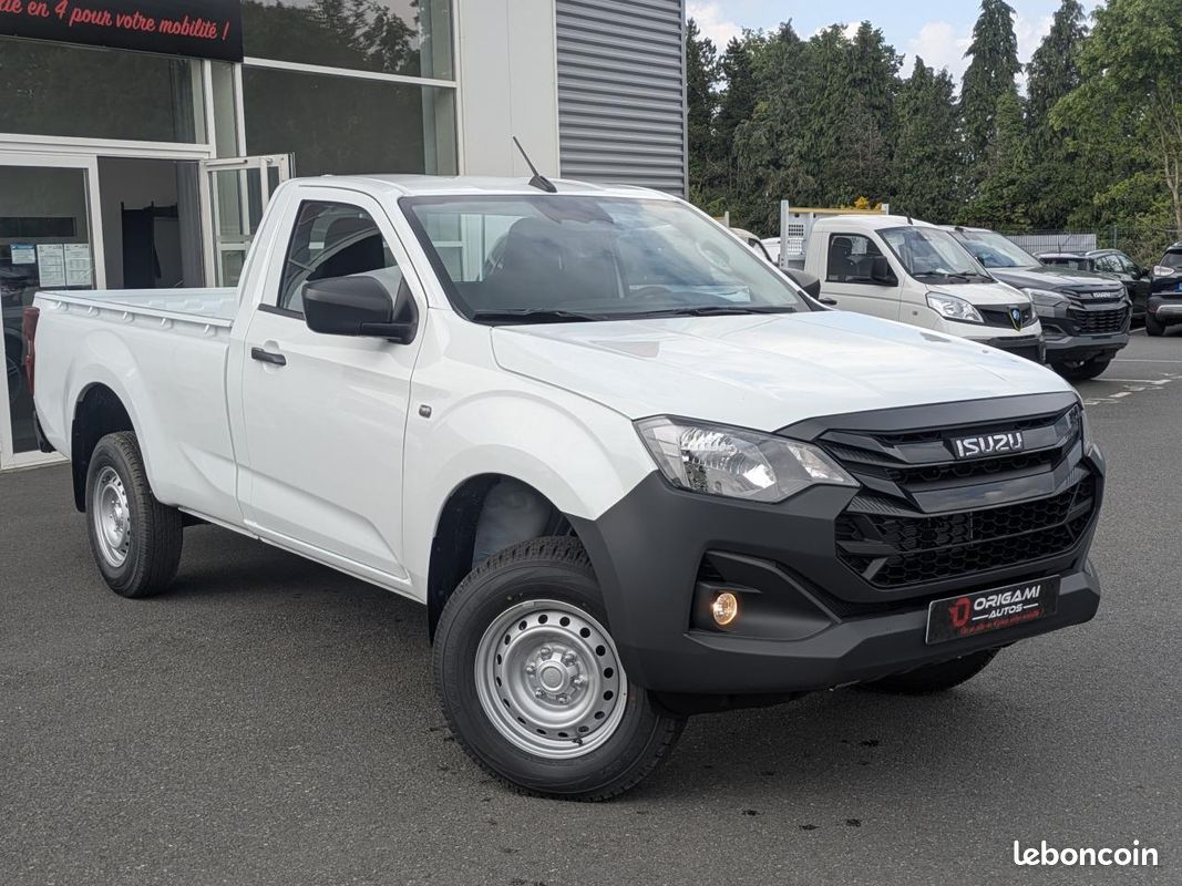 ISUZU D-MAX * 30 500 HT*SINGLE B-STRONG 2.2 DMS M/T 4x4 MY2026 Euro6e-bis SPLASH WHITE (image 1)