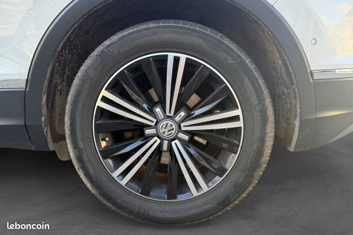 Volkswagen Tiguan 2.0 TDI 150 DSG7 Carat Exclusive / CARPLAY / TOIT OUVRANT / CAMERA 360 / REGULATEUR ACC (image 18)