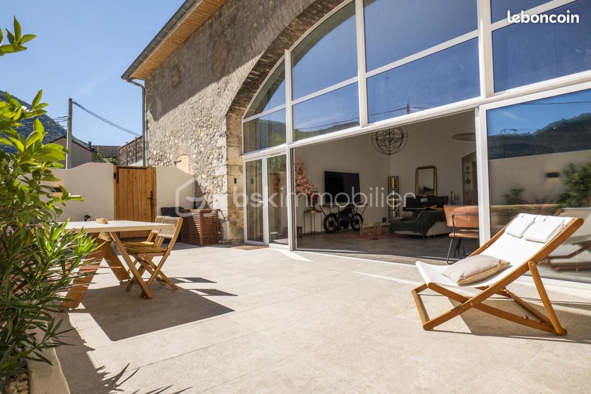 Maison 7 pièces 270 m² · à Saint-Paul-de-Varces · 270 m² · 699 000 €