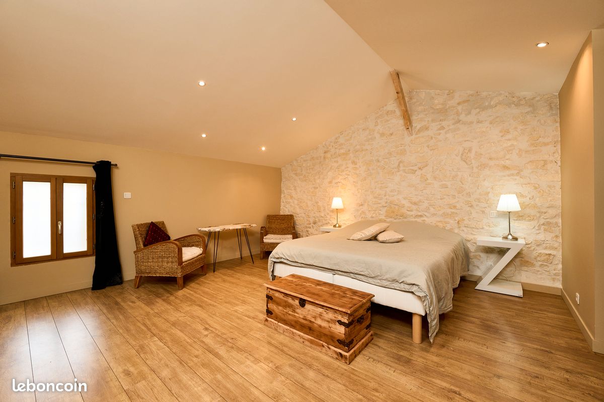 Maison 4 pièces 145 m² · à Pernes-les-Fontaines · 145 m² · 1 500 €