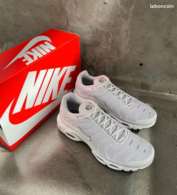 Chaussure Nike TN blanches avec semelle air (image 5)