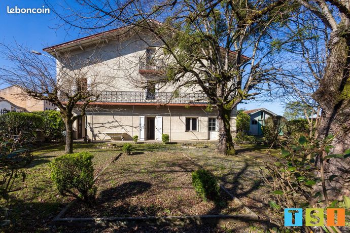 Maison 9 pièces 258 m²
