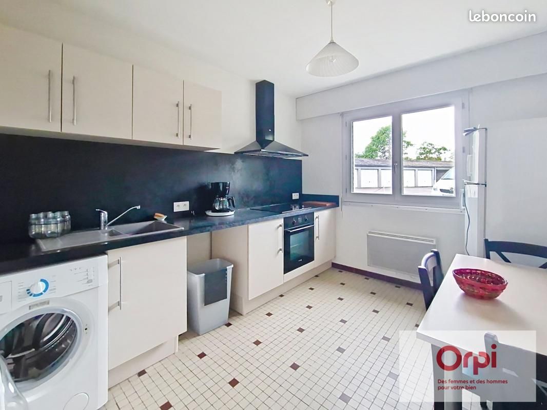 Appartement 1 pièce 41 m² · à Montluçon · 41 m² · 370 €