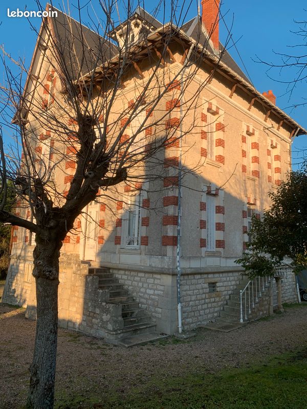 Maison 11 pièces 200 m² · à Bruère-Allichamps · 200 m² · 180 000 €