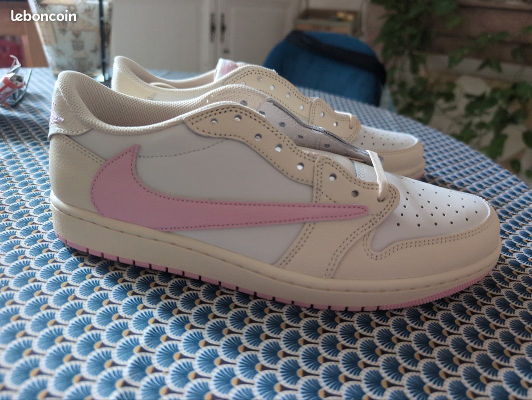 Jordan 1 rétro low Travis scott shy pink nike (image 1)