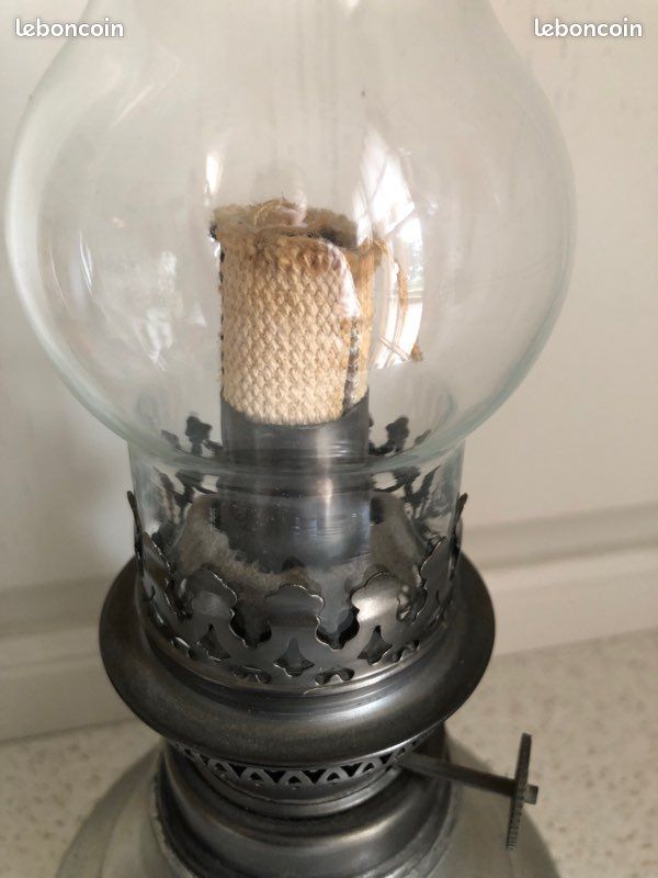 Lampe à pétrole en étain (image 3)