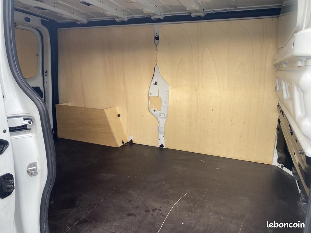 Renault Trafic L2H1 3T 2.0 BLUE DCI 130 GRAND CONFORT (image 12)