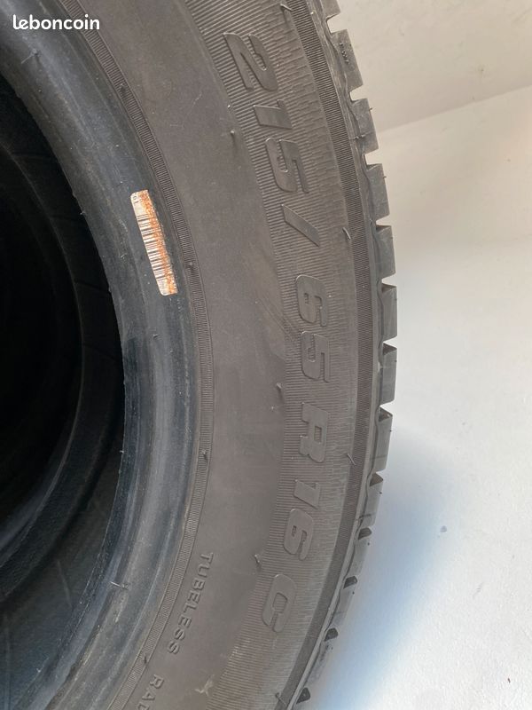 Pneus été 215 65 R 16 C (image 3)