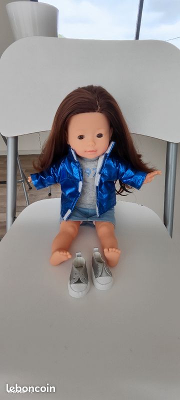 Bébés et poupée (image 1)