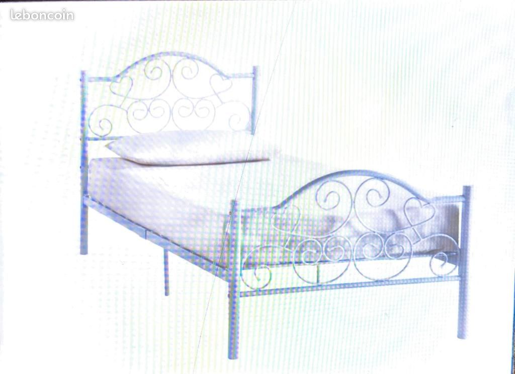 Vend lit métal blanc enfants (image 1)