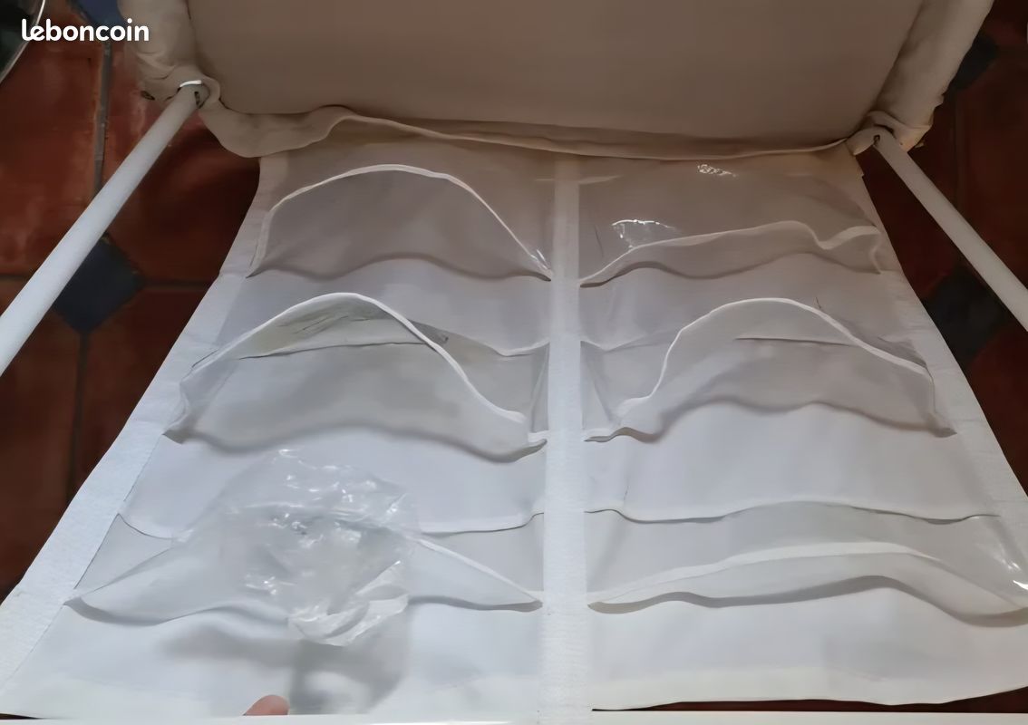 Table à langer murale pliable avec rangements IKEA (image 3)