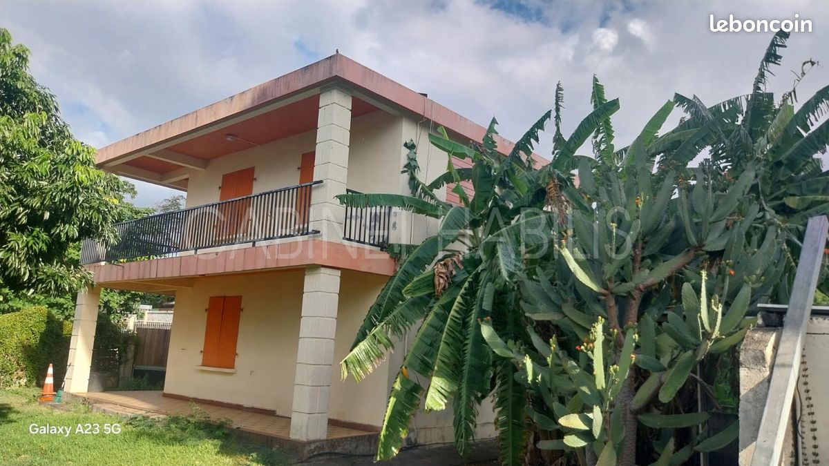 Maison 5 pièces 148 m² · à Saint-Denis · 148 m² · 477 000 €