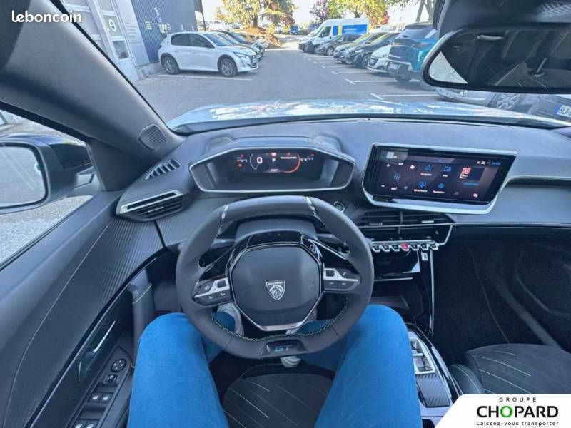 Peugeot 2008 Hybrid 145 e-DCS6 GT Exclusive (image 2)