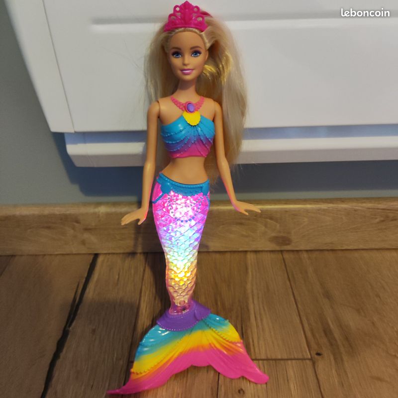 Noël approche Barbie dreamtopia sirène Arc-en-ciel blonde Couleurs et Lumières (image 2)