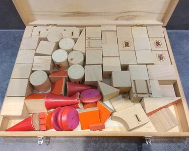 JOUET ANCIEN - Jeu de construction en bois - CASTELBLOC grand coffret