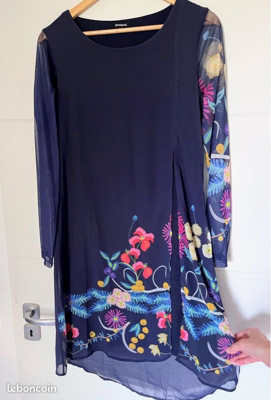 Jolie robe fluide marine Desigual - Taille 40 (image 1)