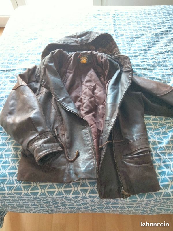 Blouson cuir. Capuche amovible (image 1)