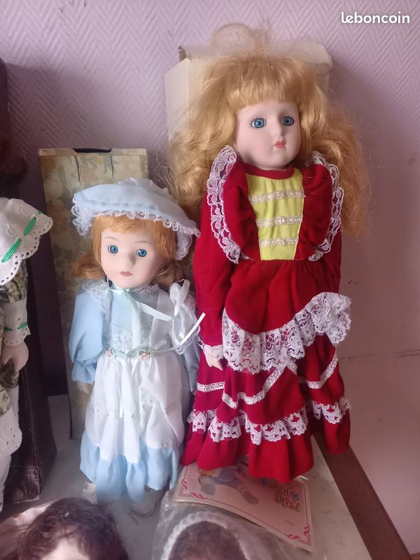 Lot De 5 Petites Poupées Anciennes En Céramique/porcelaine - Robes En Dentelle