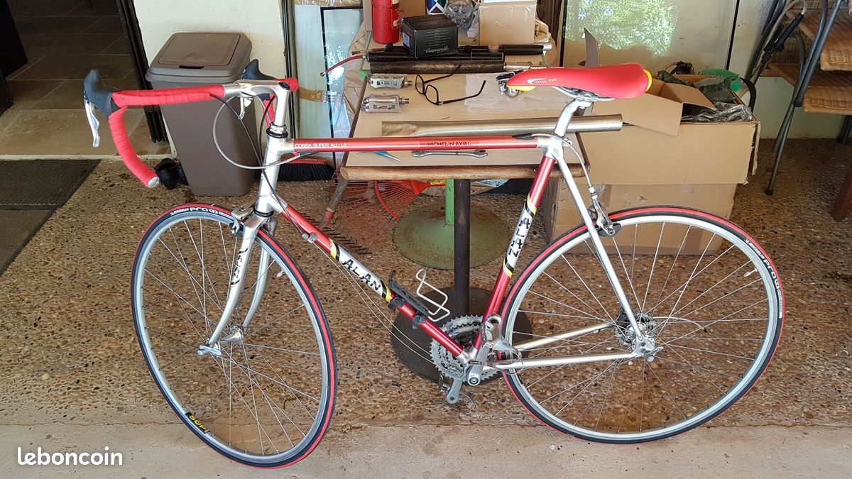 Vélo de Route ALAN 1m75 - 1m83 – Cadre Alu – Campagnolo – Roues Mavic Ksyrium Elite - Vélos
