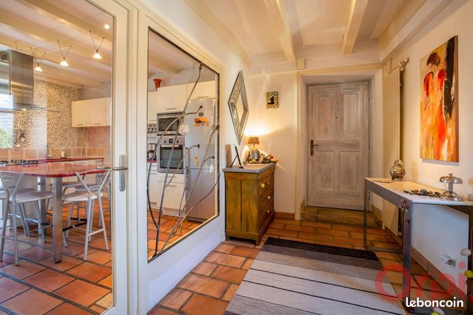 Maison 6 pièces 243 m²