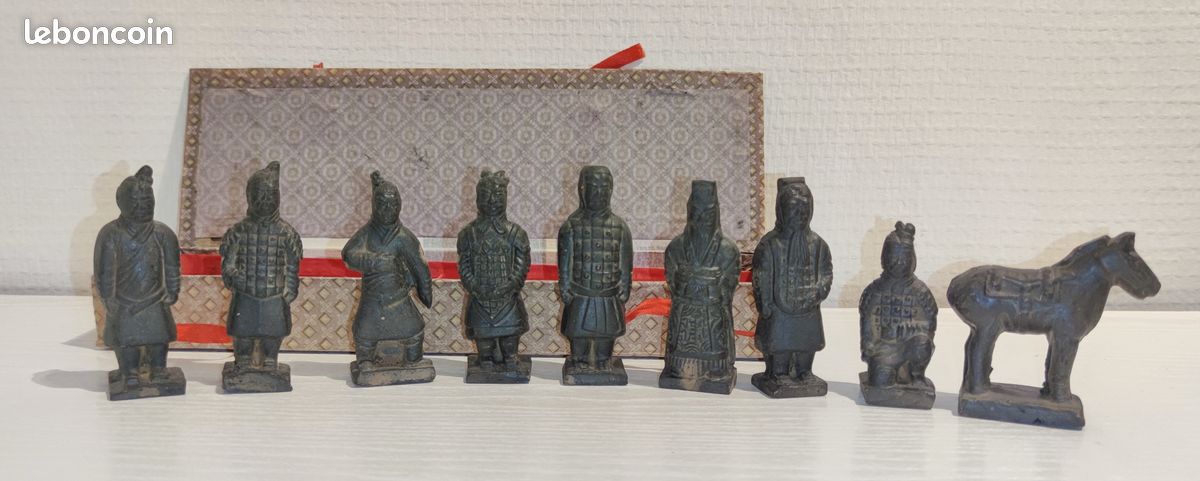 Coffret figurines armée de terre cuite chinoise – 8 pièces (image 3)