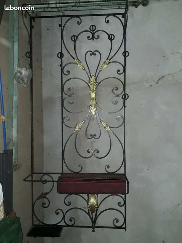 Porte manteau en fer forgé (image 1)