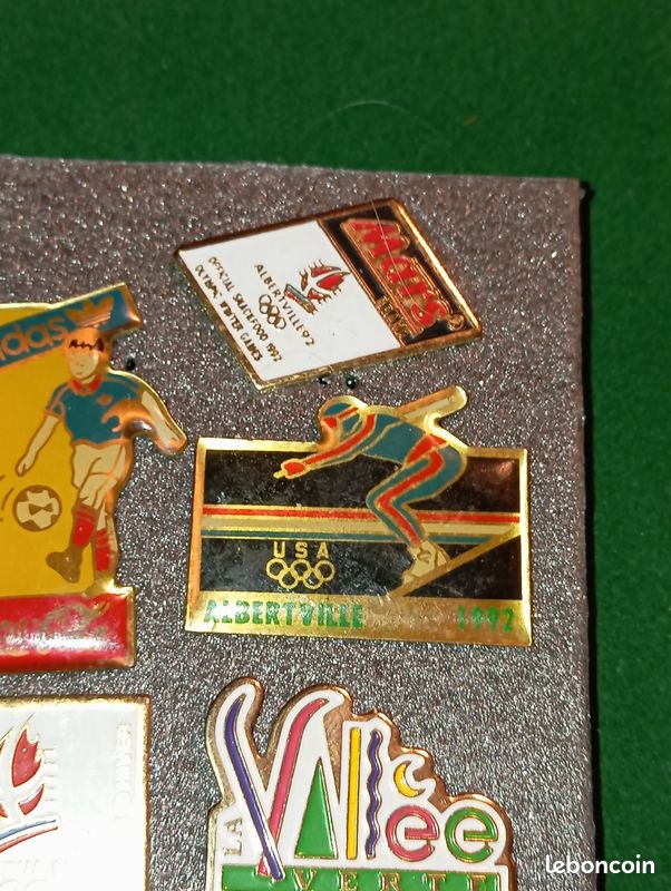 Grand Lot de Pins Vintage et de Collection, Thèmes Variés (Sports