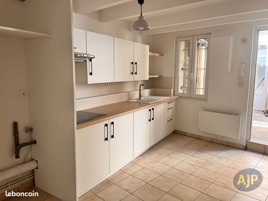 Appartement 2 pièces 45 m² · à Saintes · 45 m² · 530 €/mois
