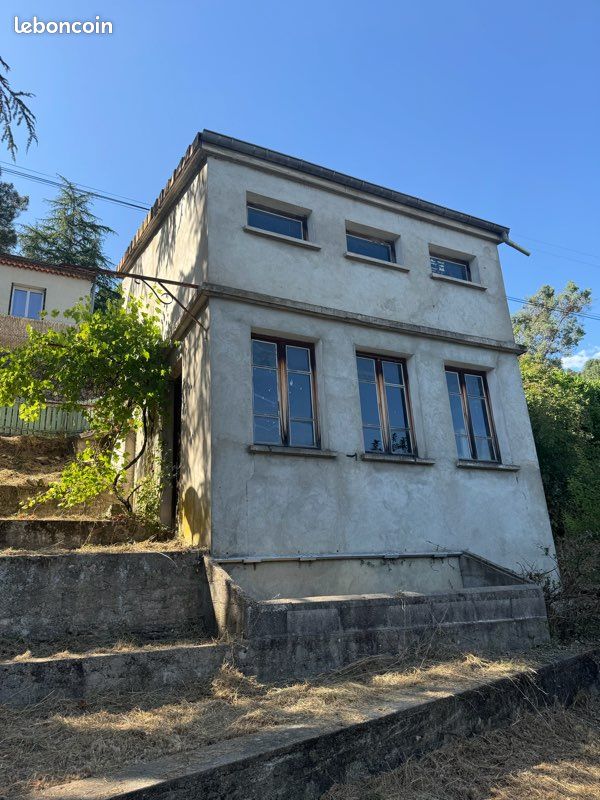 Terrain constructible 350 m2 + garage 25m2 + local 25m2 · à Pont-de-Labeaume · 49 000 €