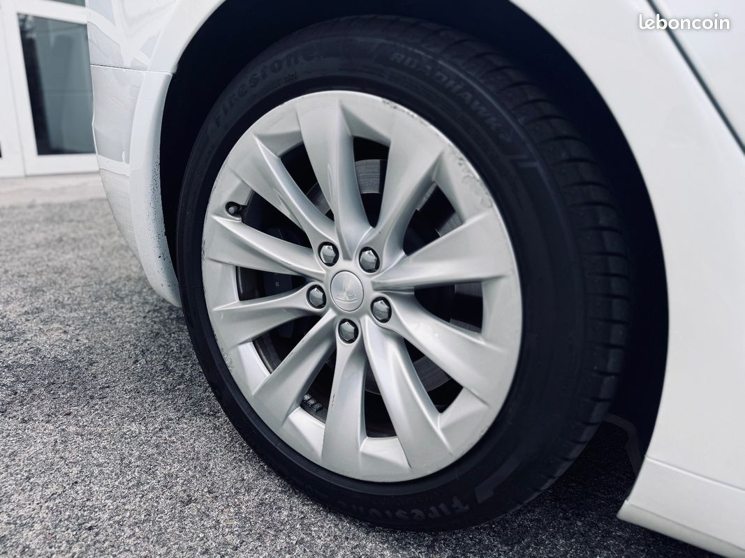 TESLA Model S 320CH BASE + 2EME MAIN + TOIT OUVRANT/PANO + AUTO PILOT + CAMERA DE RECUL + GARANTIE 12 MOIS (image 20)