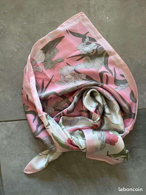 Foulard gavroche carré soie Dies et Hore Hermès